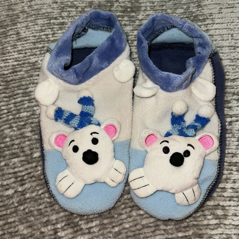 Teddy bear 🧸 slippers